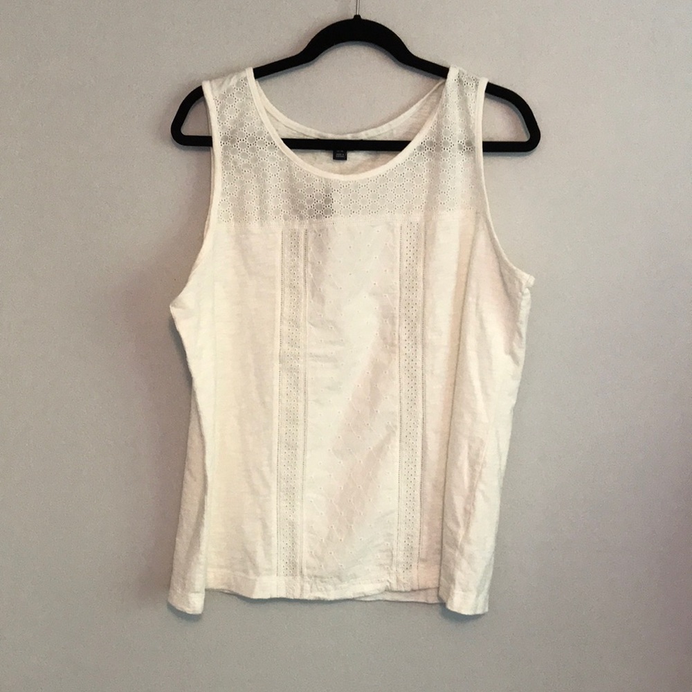 NWT white tank with eyelet details - Picture 2 of 13